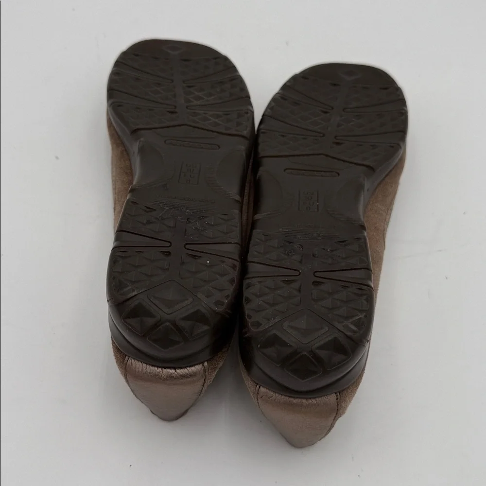 AEROSOLES Taupe Women's wedge shoe women 10 suede textile upper casual office